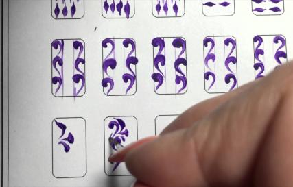 ¿Cómo dibujar bellamente monogramas simples de terciopelo blanco y negro en las uñas paso a paso para principiantes?